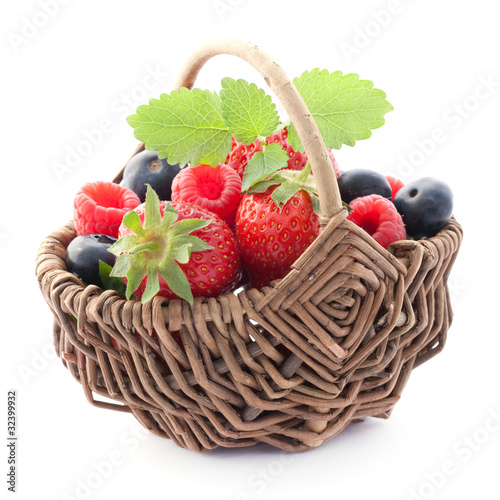 "Obstkorb" Stockfotos und lizenzfreie Bilder auf Fotolia.com - Bild