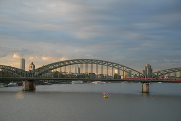 Fototapeta premium Rheinbrücke in Köln 2