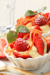 Creamy pudding and fresh fruit