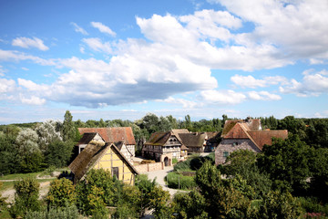 Fototapeta na wymiar Mała wioska w francuskiej wsi