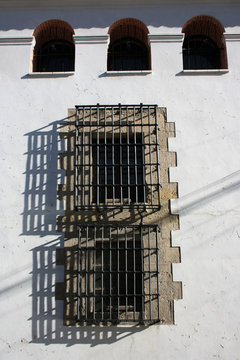 Ventanas con rejas de seguridad