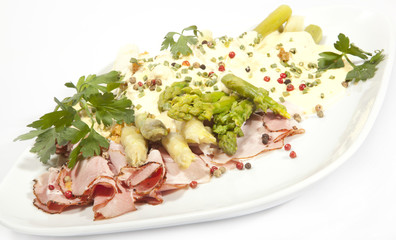 Spargel mit Schinken© Herby Meseritsch