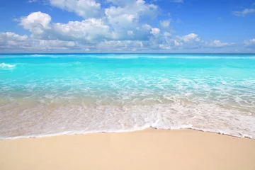 Deurstickers Caribische turquoise strand perfecte zee zonnige dag © lunamarina