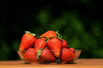 Erdbeeren in Schale