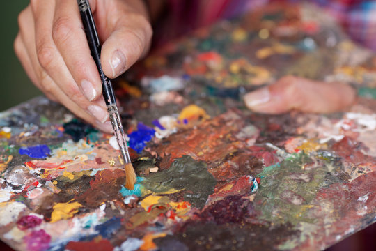 pinsel und farbpalette