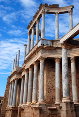 DETALLE COLUMNAS, TEATRO ROMANO DE MÉRIDA, ESPAÑA