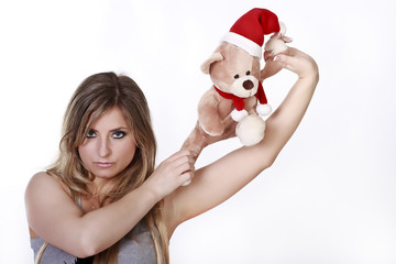 Model droht Teddy zu zerreissen