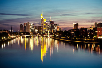 Fototapeta na wymiar Panoramic picture of Frankfurt on Main during sunset