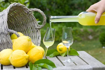 Keuken foto achterwand Limoncello en citroenen © gudrun