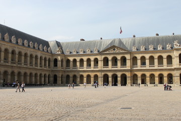Fototapeta premium Cour d'Honneur des Invalides à Paris