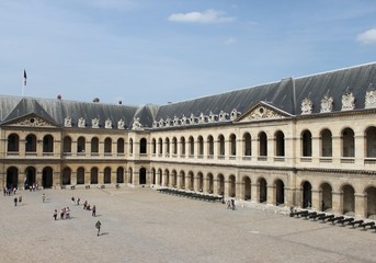 Fototapeta premium Cour d'Honneur des Invalides à Paris