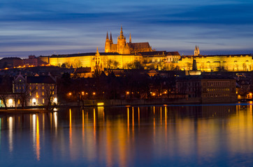 Naklejka na ściany i meble Zamek Praski i Panorama Noc Vltava, Mały Quarter, Praga
