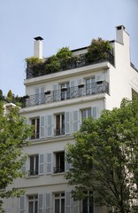 Terrasse jardin d'un immeuble du quartier d'Auteuil à Paris