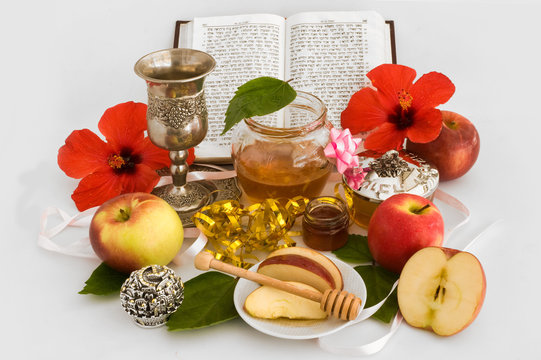 honey with apple for  jewish new year
