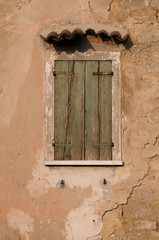 Fototapeta na wymiar Okno z drzwiami