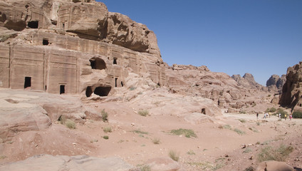 Fototapeta na wymiar viviendas nabateas en Petra, jordania