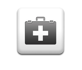 Boton cuadrado blanco botiquin