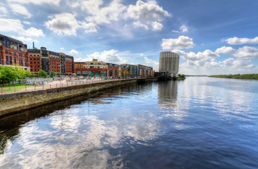 Fototapeta premium Limerick city view from Shannon river - Ireland