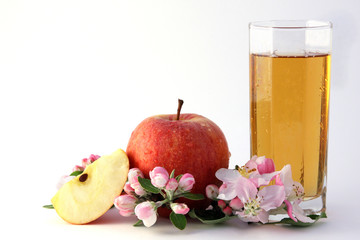 Apfel mit Saftglas