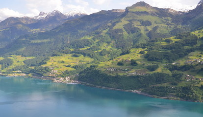 Fototapeta na wymiar Suisse Alpine ... Walensee