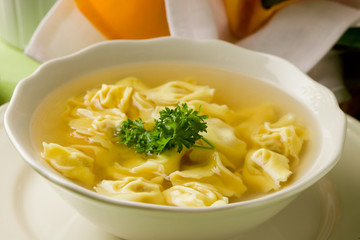 Tortellini al brodo