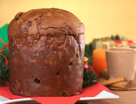 Panettone (a traditional Christmas cake)