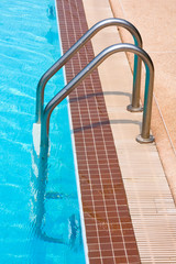 Swimming pool steps