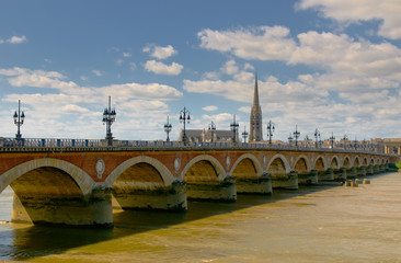 Fototapeta na wymiar Kamienny most, Bordeaux, Francja