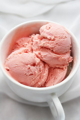 Bowl white with ice cream