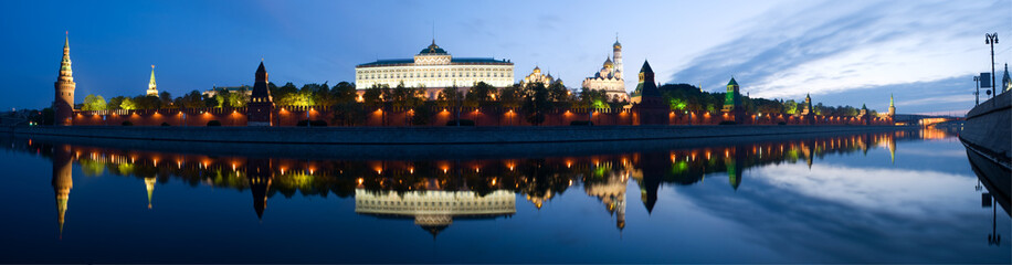 Obraz premium panorama Moscow Kremlin in the morning