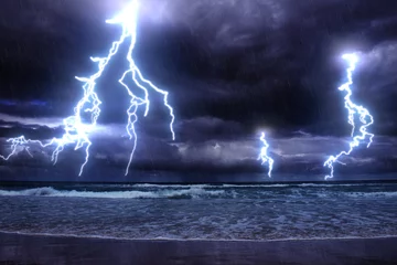 Zelfklevend Fotobehang Onweer storm op zee