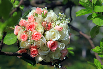 Bride's bouquet with wedding rings