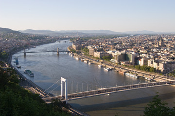 Panorama Budapesztu ze Wzgórza Gellerta - obrazy, fototapety, plakaty