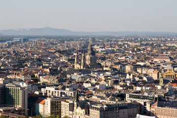 Fototapeta na wymiar Panorama Budapesztu ze Wzgórza Gellerta