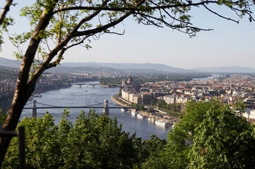 Panorama Budapesztu ze Wzgórza Gellerta - obrazy, fototapety, plakaty