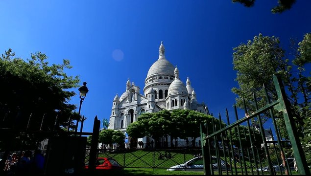 Vue du Sacr&eacute; Coeur &agrave; Paris plan moyen