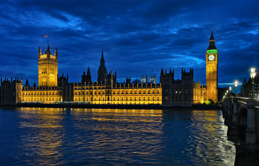 Fototapeta na wymiar Pałac Westminsterski, Tamizy, Londyn, Anglia, Wielka Brytania, w nocy