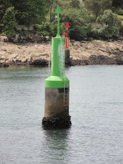Balise maritime sur l'Odet (Bretagne, Finistère)
