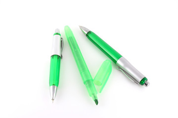 Green pens and felt-tip pen