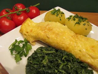 Gefülltes Omlett mit Spinat