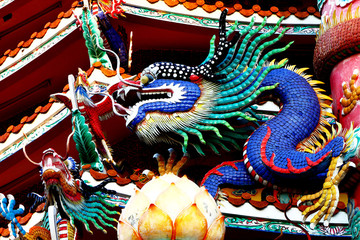 Fototapeta premium Colorful dragon at Chinese temple