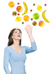 Frau greift in Obst
