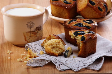 Muffins with feta and olives.