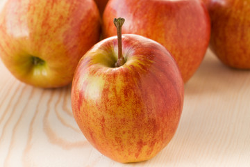 Fototapeta na wymiar Apples on a wooden board