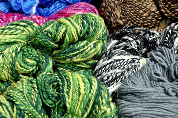 Wolle in verschiedenen Farben