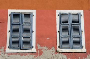 Fototapeta na wymiar Fensterläden in Venedig