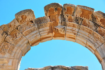 Keystone arch, Ephesus