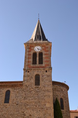 Fototapeta na wymiar wieżę kościoła świętego zegar uze
