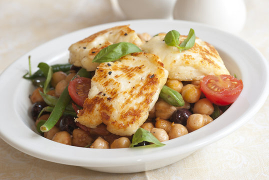 Halloumi Salad In A Bowl