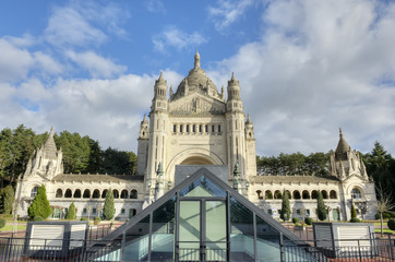 Fototapeta na wymiar Basilique de Lisieux